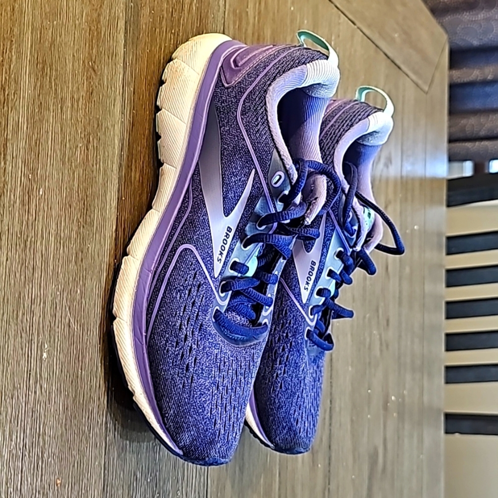 Brooks Transmit 3 purple women's size 7